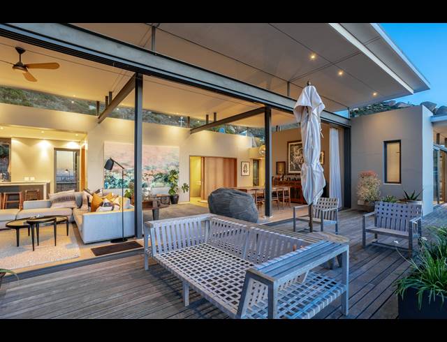 4 BEDROOM HOUSE FOR SALE IN LLANDUDNO